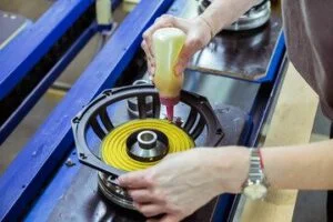 colles haut-parleurs