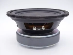 Haut-parleur 16,5 cm - 85 watts - 8 ohms - membrane polypropylène - suspension caoutchouc